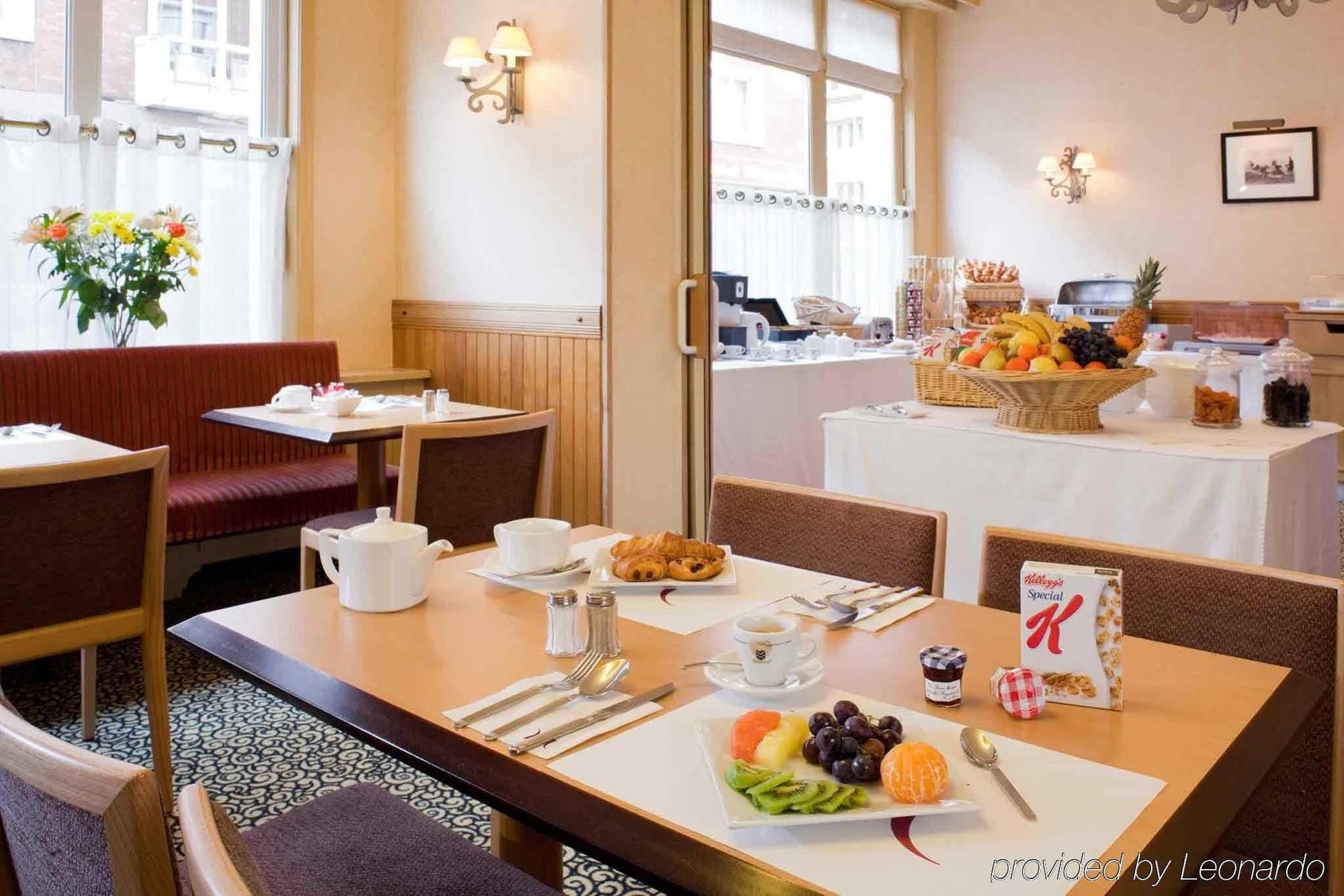 Mercure Calais Centre Restoran foto